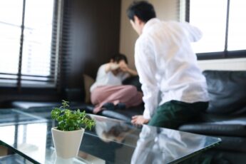 DV夫の浮気調査
