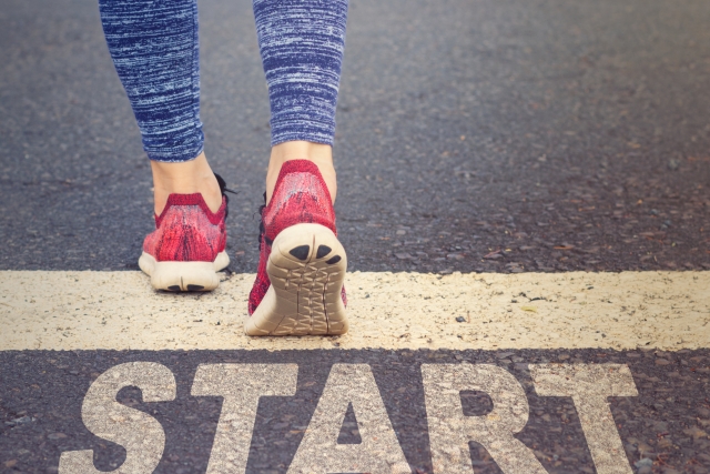 調査開始する調査員