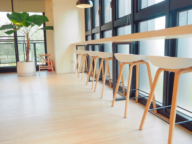 カフェで浮気相手と合流